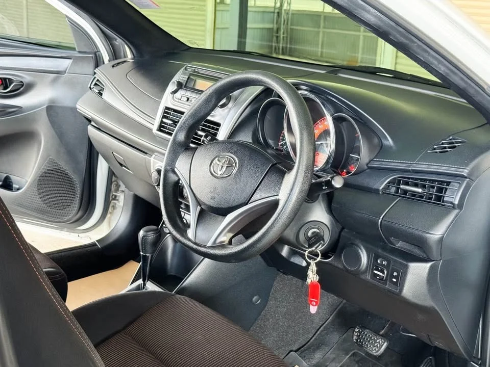 2015 Toyota Yaris III 3
