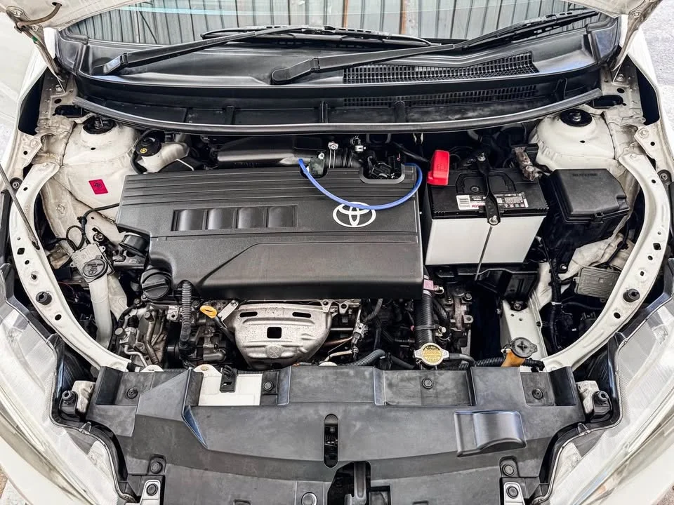2015 Toyota Yaris III 2