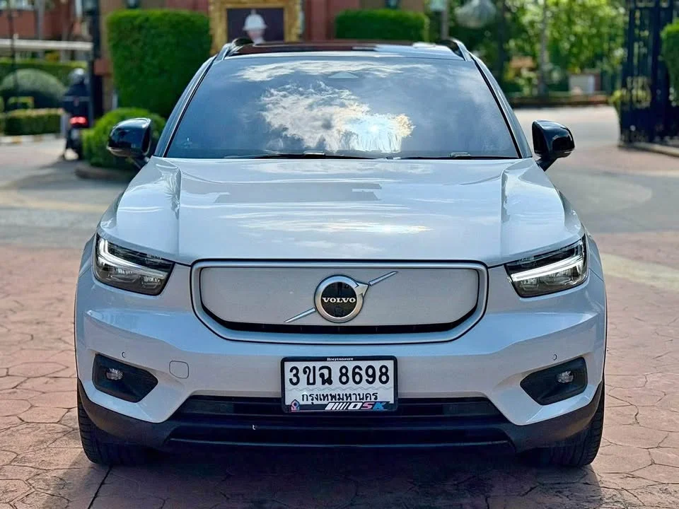 2022 Volvo XC40 3