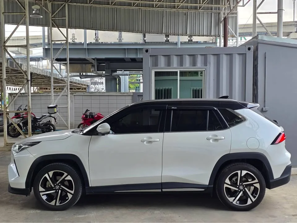 2023 Toyota Yaris Cross AC200 2