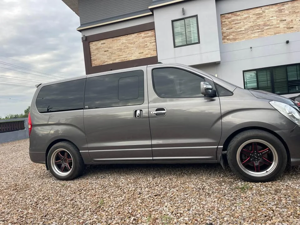 2012 Hyundai H-1 II 3