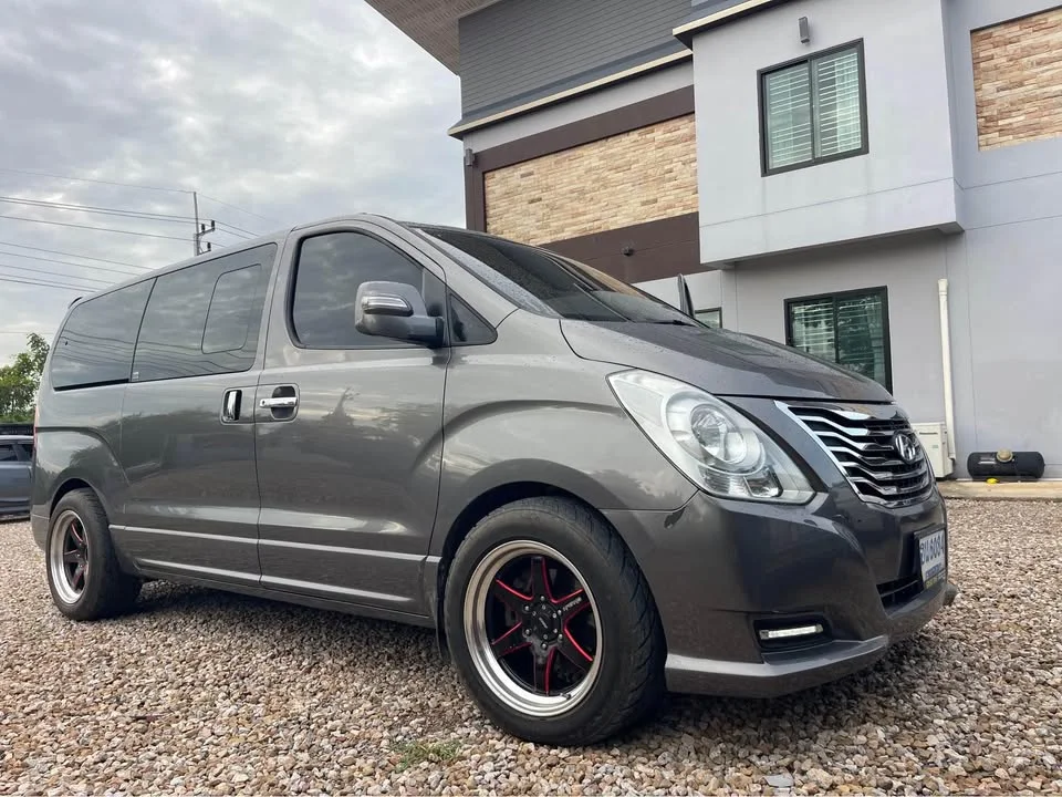 2012 Hyundai H-1 II 2