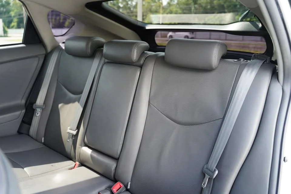 2012 Toyota Prius III 2