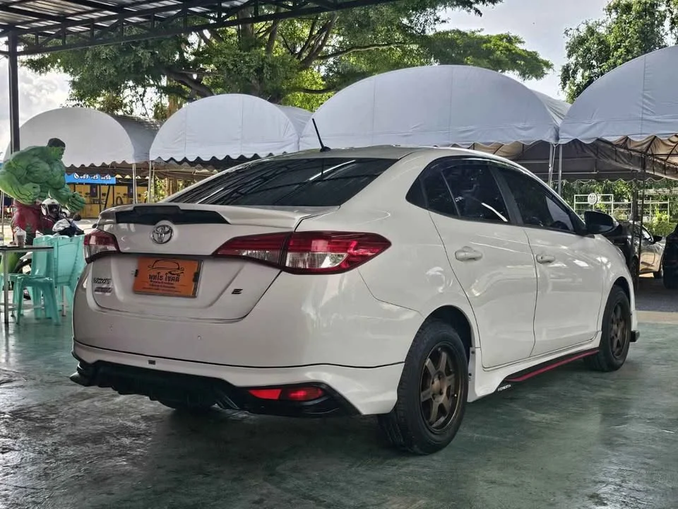 2019 Toyota Yaris ATIV III 2