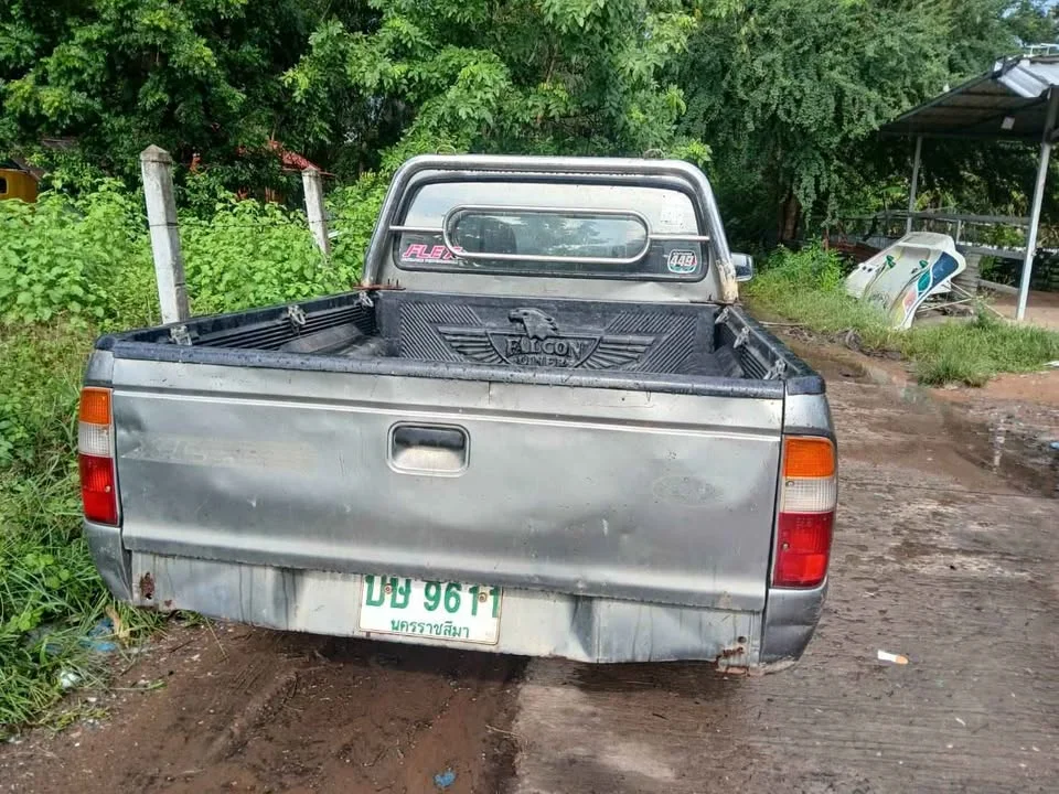 2001 Mazda 2500 Fighter V 3