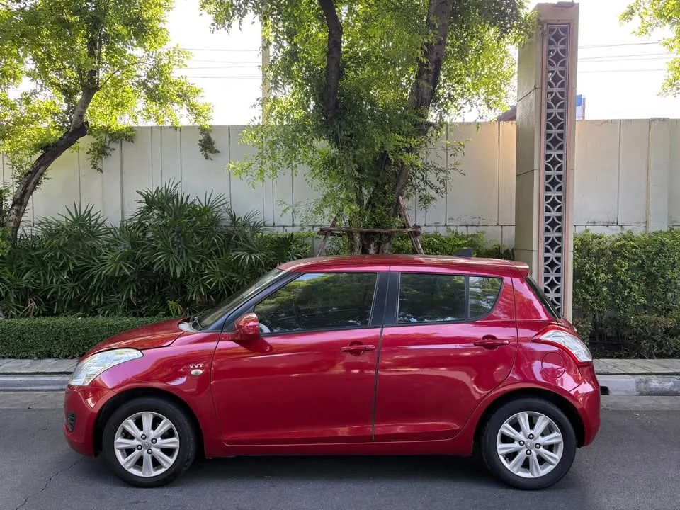 2012 Suzuki Swift II 2
