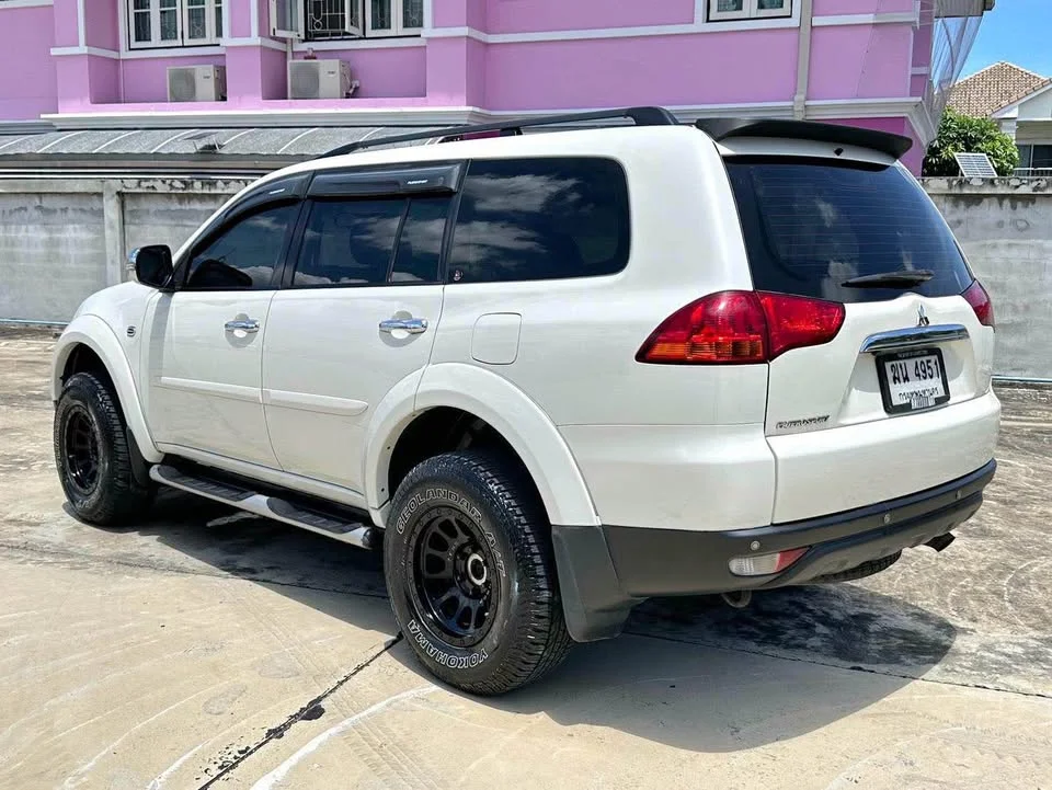 2012 Mitsubishi Pajero Sport II 2