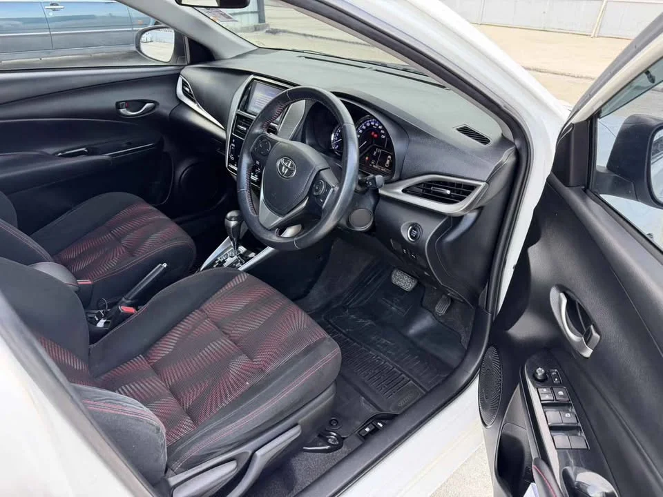 2018 Toyota Yaris ATIV III 2