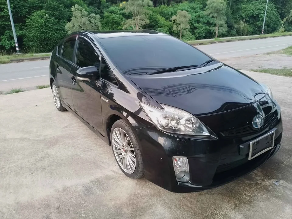 2011 Toyota Prius III 2