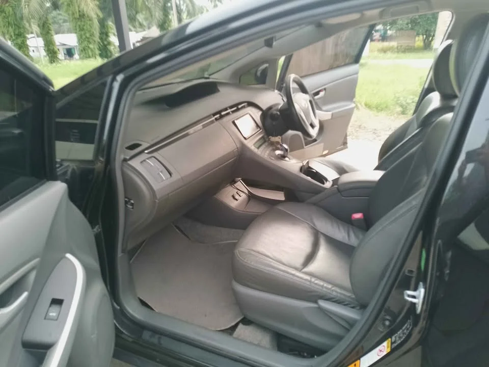 2011 Toyota Prius III 3