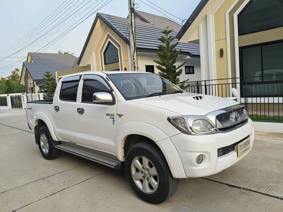 2011 Toyota Hilux VII 3
