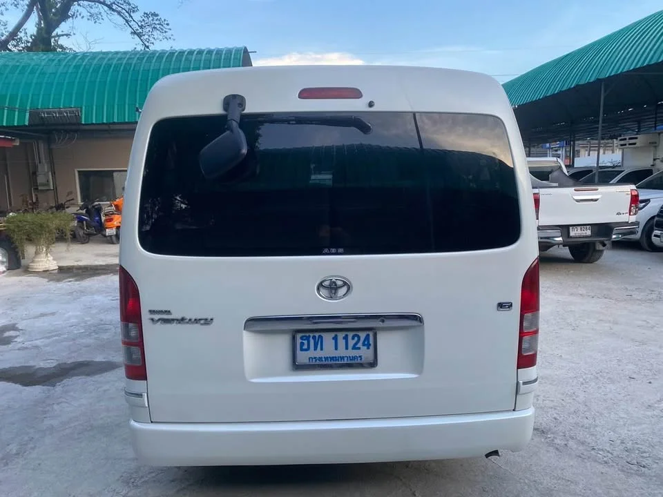 2009 Toyota Commuter V (H200) 3