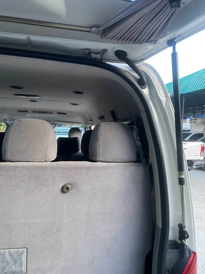 2009 Toyota Commuter V (H200) 3