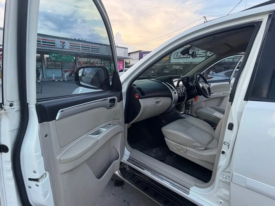 2012 Mitsubishi Pajero Sport II 3