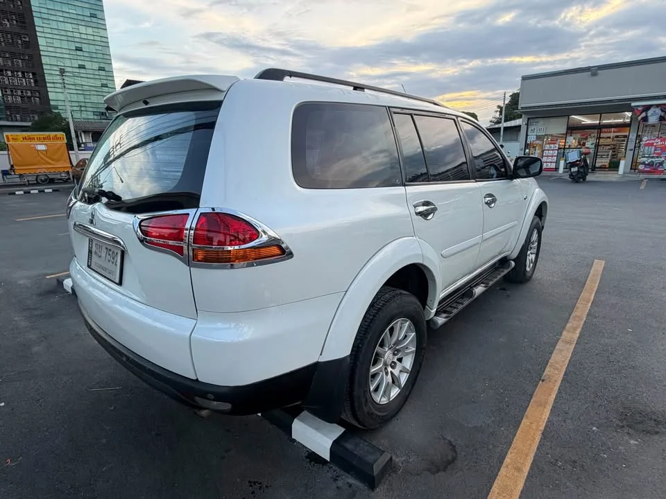 2012 Mitsubishi Pajero Sport II 2