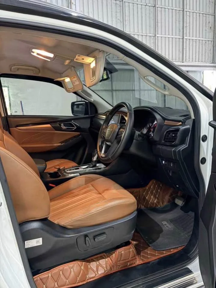2022 Isuzu MU-X II 3
