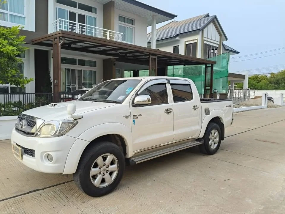 2011 Toyota Hilux VII 2