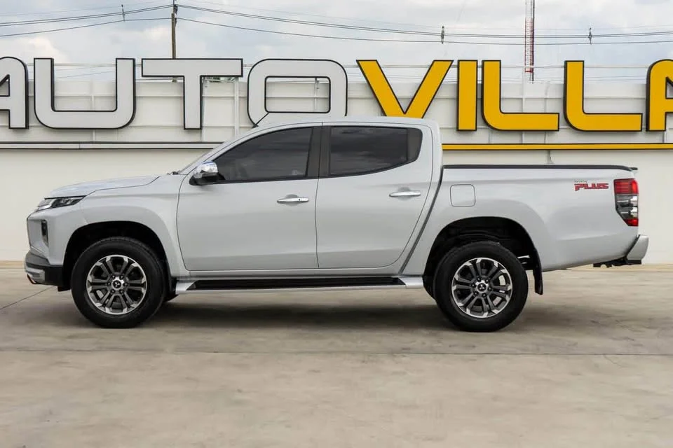 2022 Mitsubishi Triton V 2