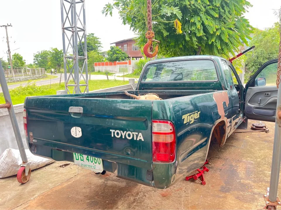 2004 Toyota Hilux Tiger VI 2