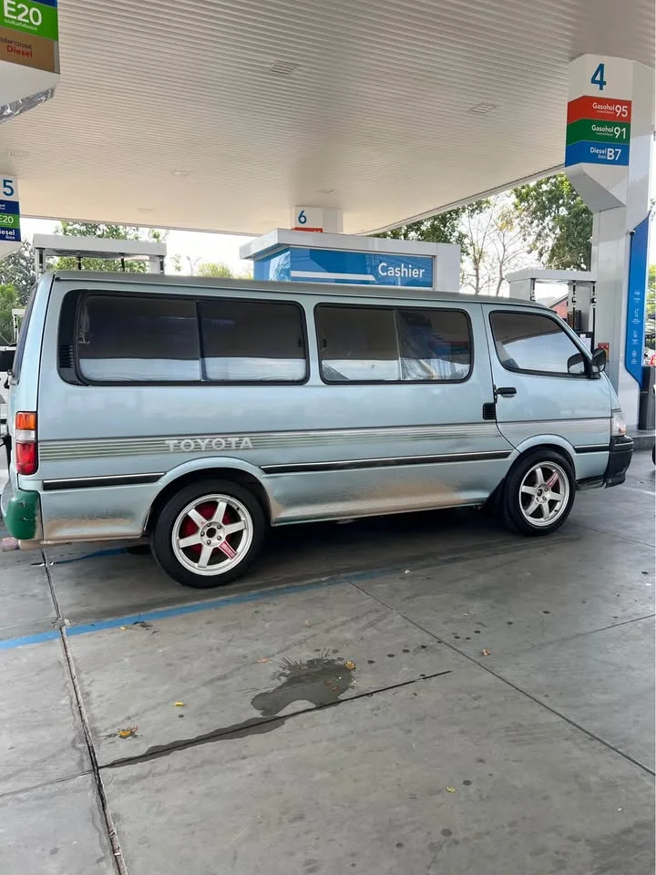 2002 Toyota Commuter IV (H100) 2