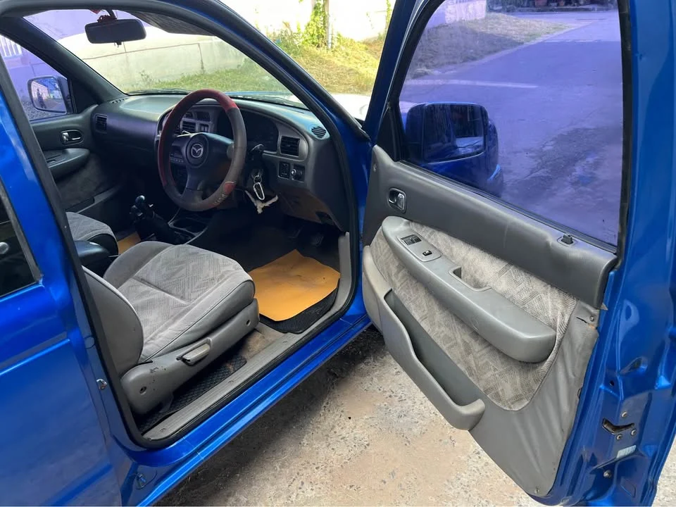 2006 Mazda 2500 Fighter V 2