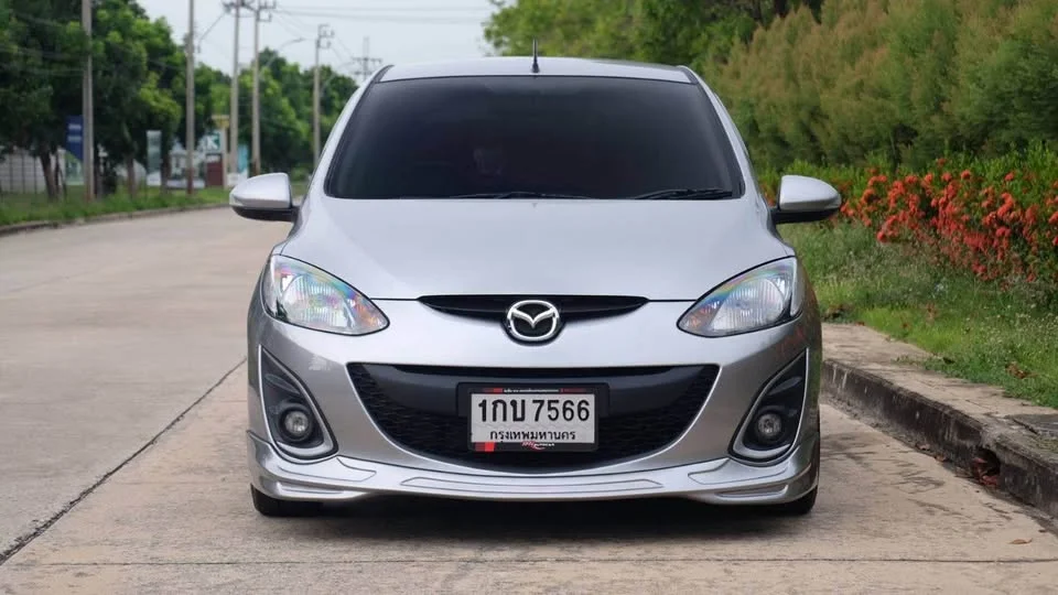 2013 Mazda 2 II 3