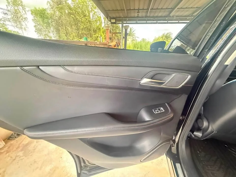 2019 MG HS 3