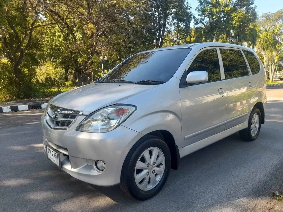 2010 Toyota Avanza I 3