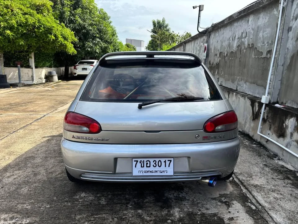1992 Mitsubishi Colt III 2