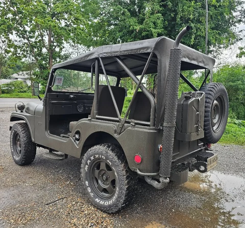 1985 Jeep CJ 1-7 3