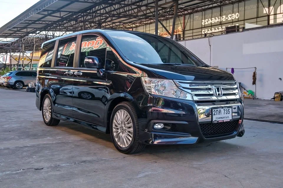2014 Honda Stepwgn IV 3