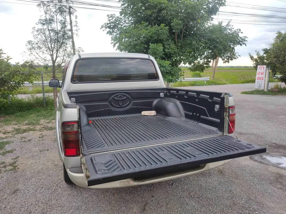 2004 Toyota Hilux Tiger VI 3