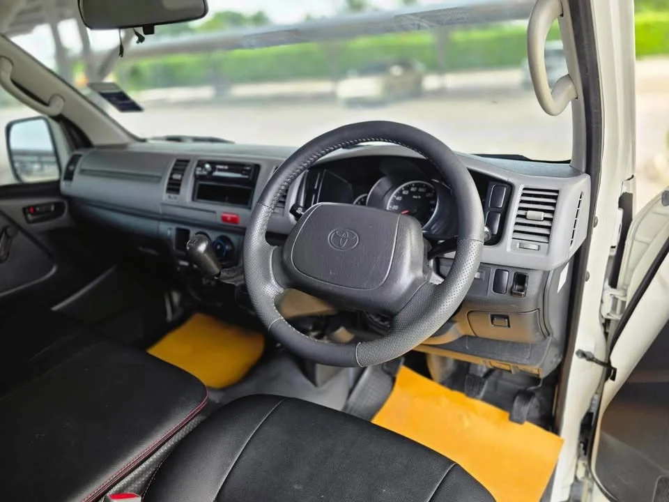 2010 Toyota HiAce V (H200) 2