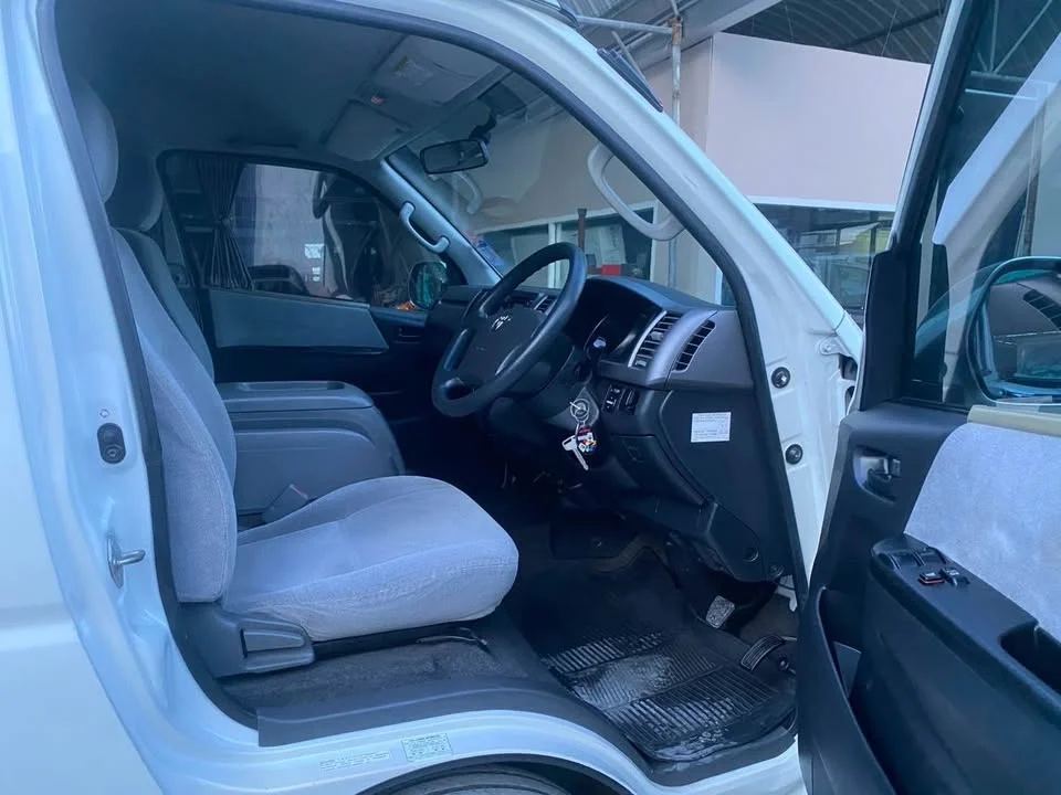 2009 Toyota Commuter V (H200) 3