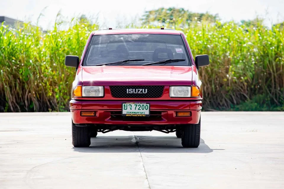1993 Isuzu TFR III 2
