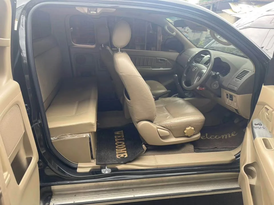 2011 Toyota Hilux VII 2