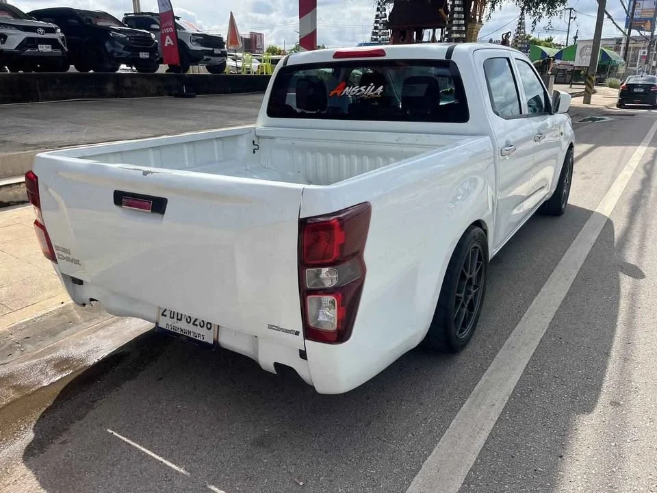 2021 Isuzu D-Max III (RG) 3