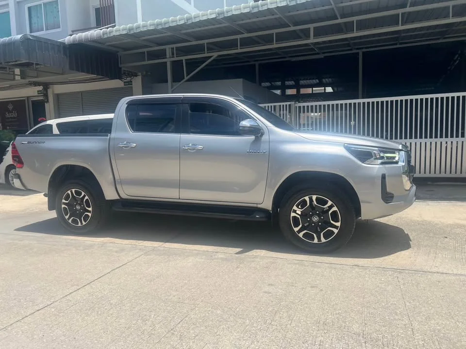 2020 Toyota Hilux VIII 3
