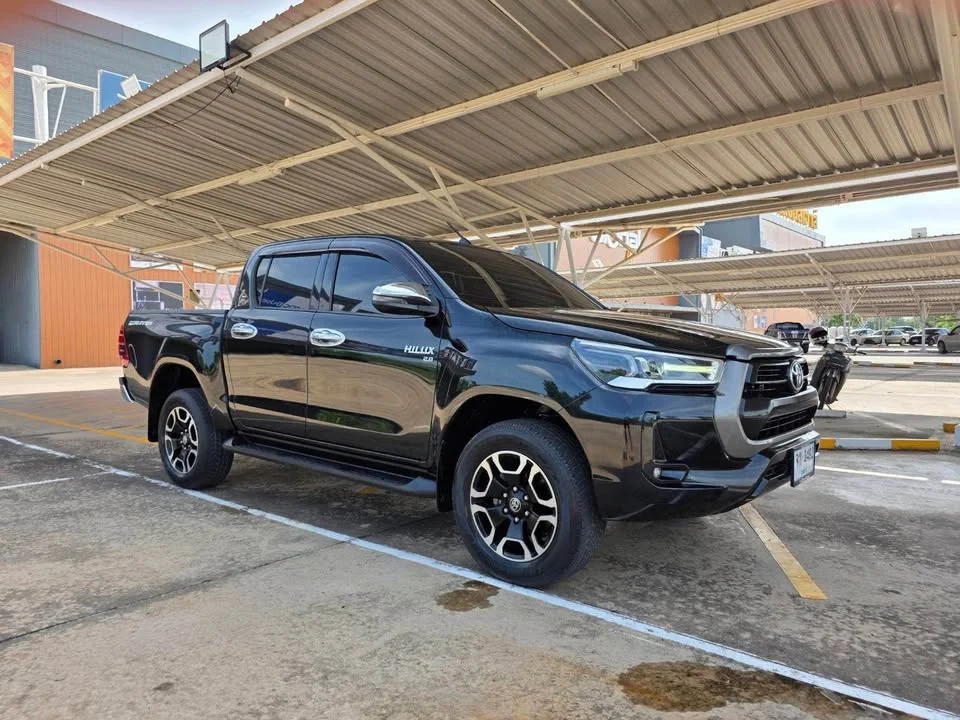 2021 Toyota Hilux VIII 2