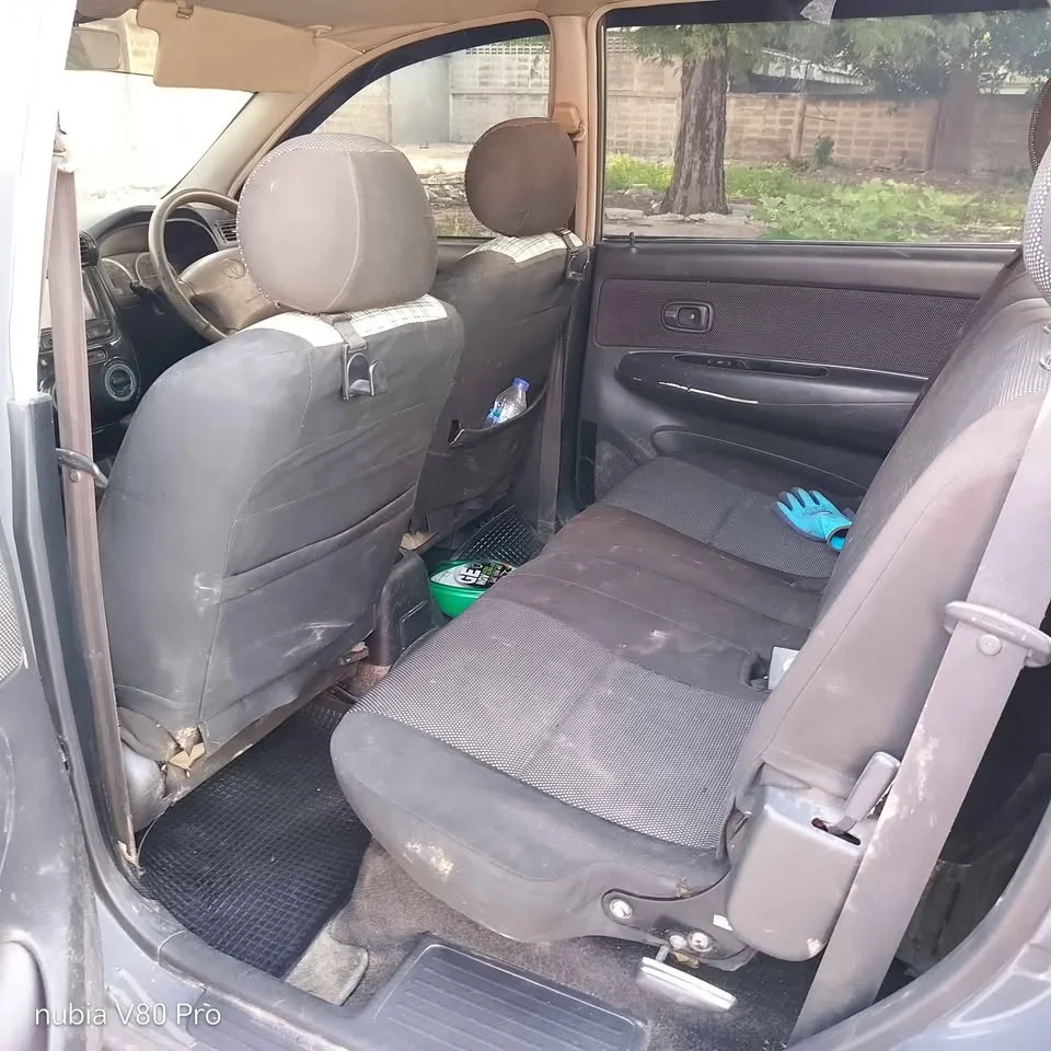 2004 Toyota Avanza I 3