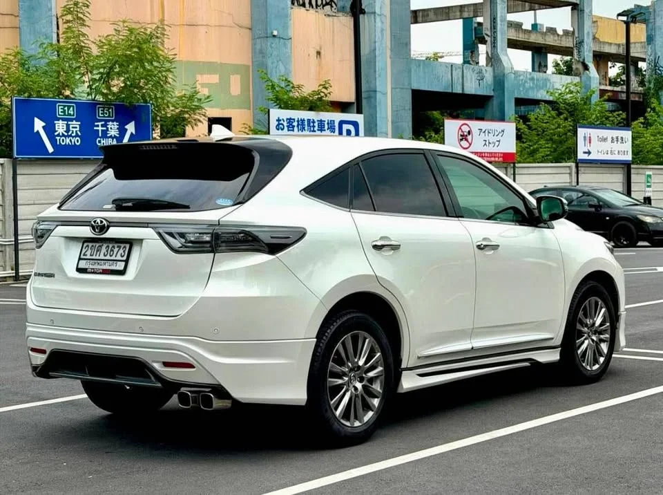 2014 Toyota Harrier III 3