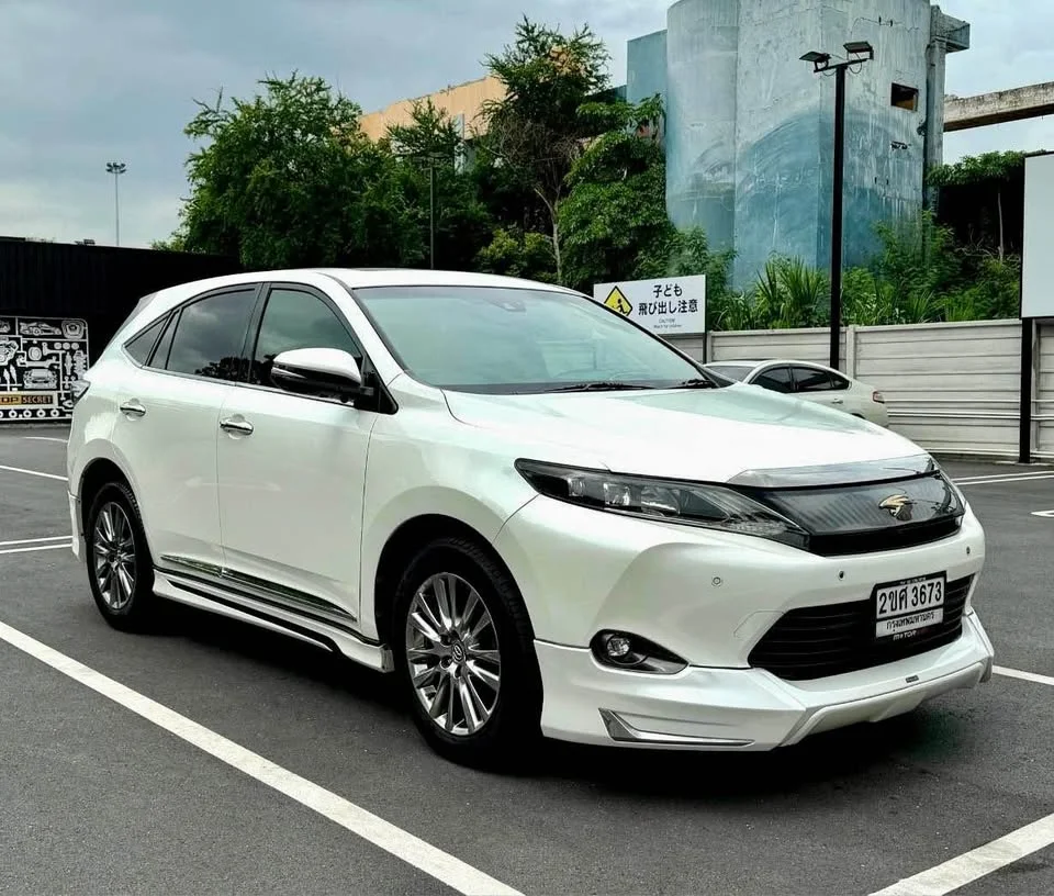 2014 Toyota Harrier III 2