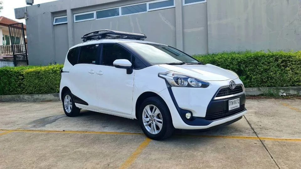 2018 Toyota Sienta II 3