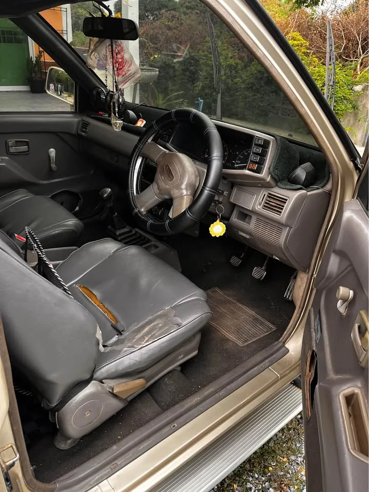 1993 Isuzu TR Grand Adventure I 2