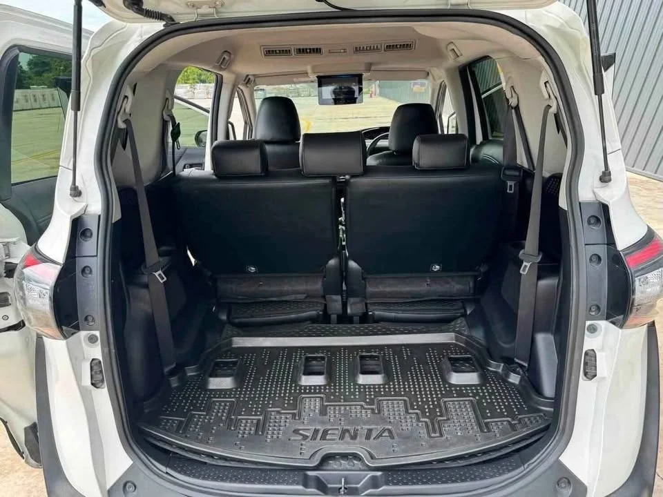 2018 Toyota Sienta II 2