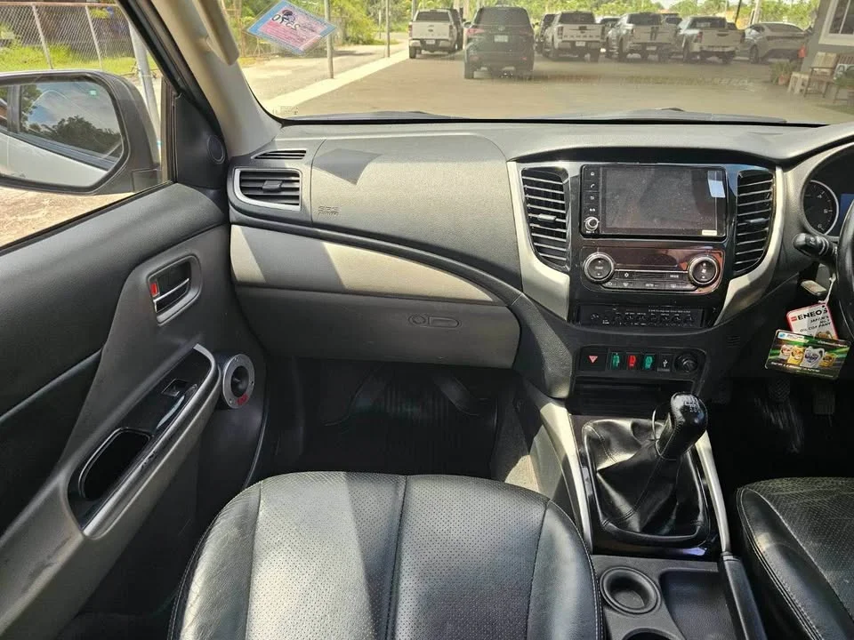 2016 Mitsubishi Triton V 2