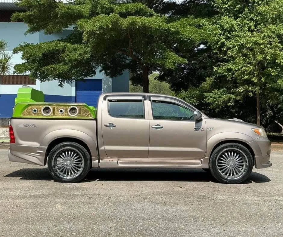 2006 Toyota Hilux VII 2