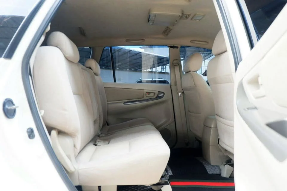 2011 Toyota Innova I 3