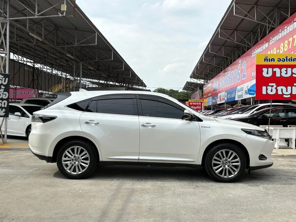 2015 Toyota Harrier III 2