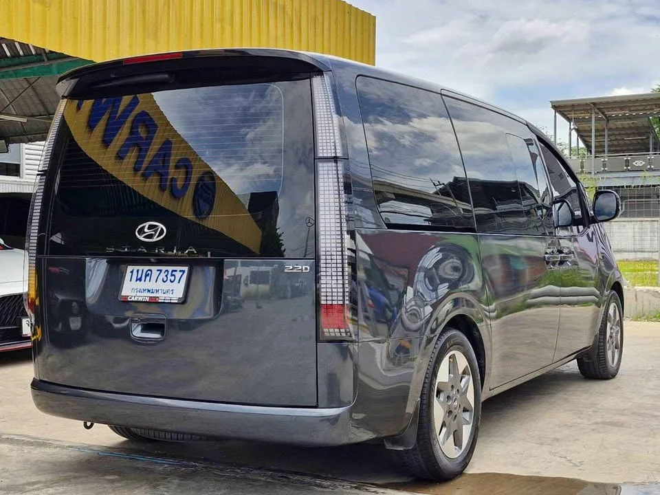 2021 Hyundai Staria US4 3